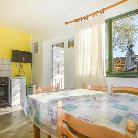 Apartments And Rooms Danitza *