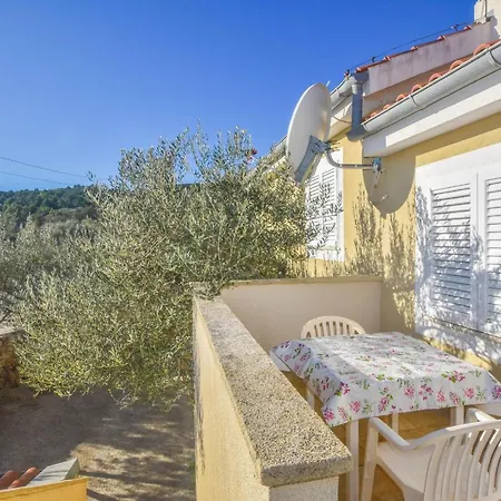 Apartment Apartments And Rooms Danitza *