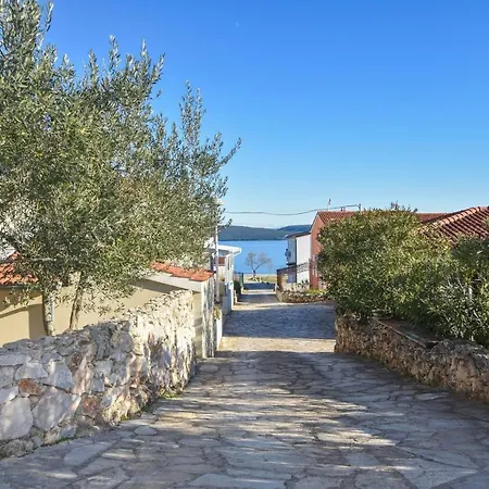 Apartments And Rooms Danitza *