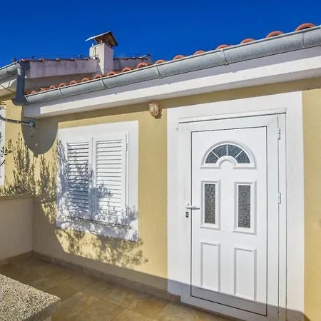 Apartments And Rooms Danitza