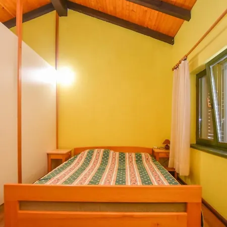 Apartment Apartments And Rooms Danitza Dobropoljana