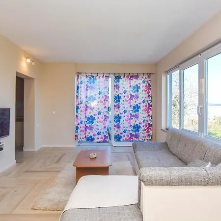 Apartment Apartments And Rooms Danitza *