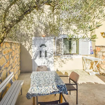 Apartments And Rooms Danitza