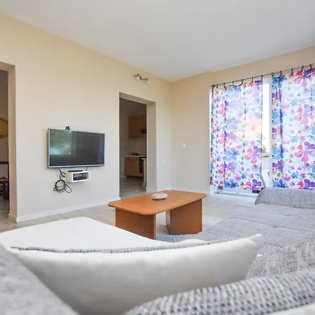 Apartments And Rooms Danitza Lejlighed *