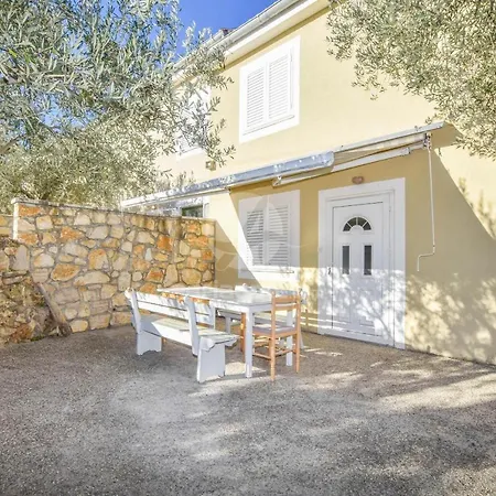 Apartments And Rooms Danitza *