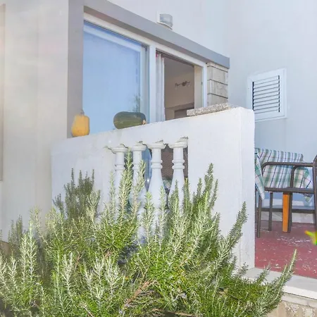 Apartments And Rooms Danitza *