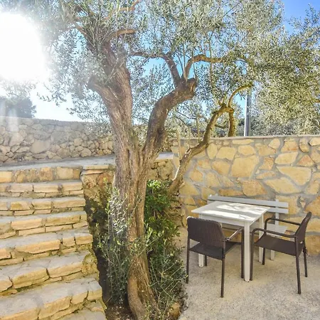 Apartments And Rooms Danitza Lejlighed *