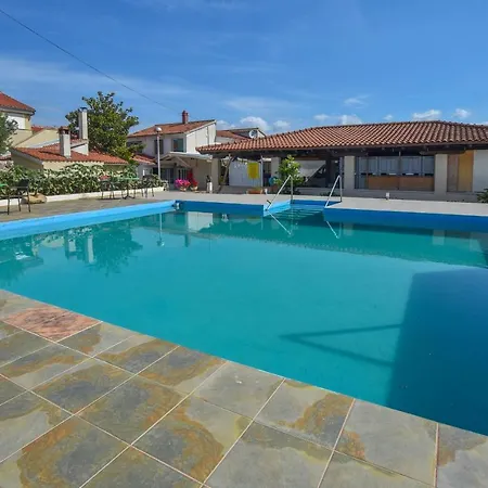 Apartments And Rooms Danitza Lejlighed *