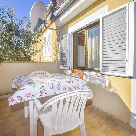 Apartments And Rooms Danitza Lejlighed *