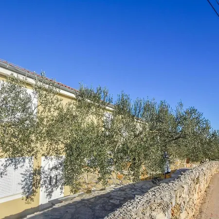 Apartments And Rooms Danitza *
