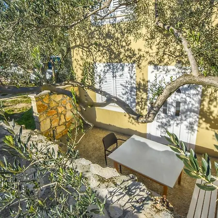 Apartments And Rooms Danitza Lejlighed