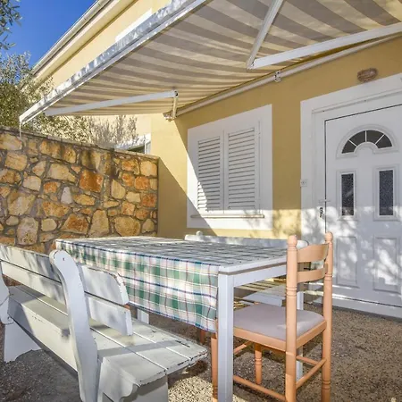 Apartments And Rooms Danitza *